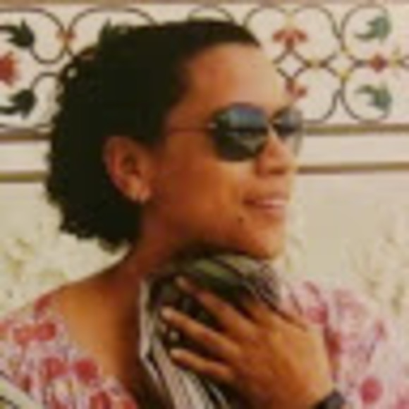 Meet your Posher, Nadia - Picture 1 of 5